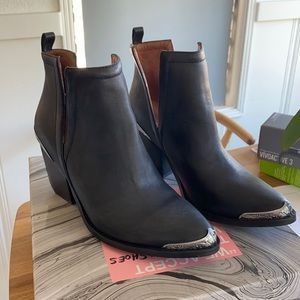 Brand new sold out Jeffrey Campbell Cromwell Boots